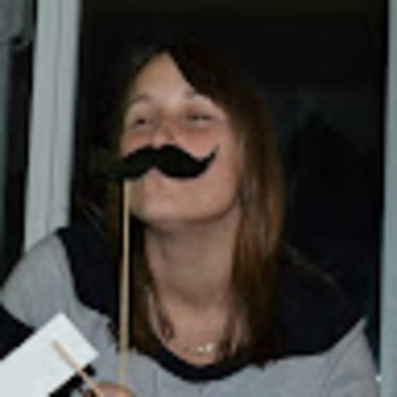 Meet your Posher, Tania - Picture 1 of 1